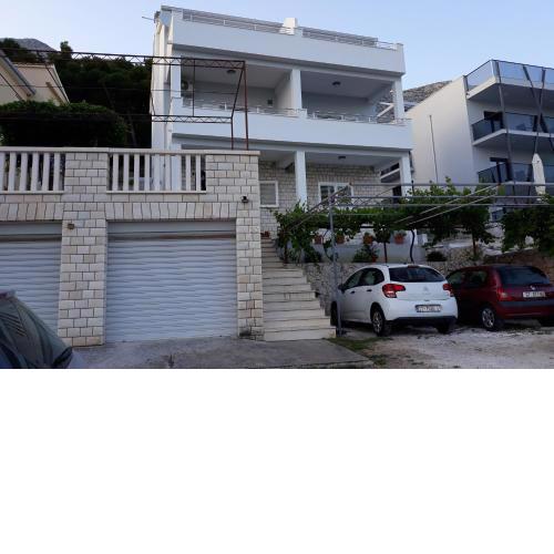 Apartments with a parking space Medici, Omis - 1045