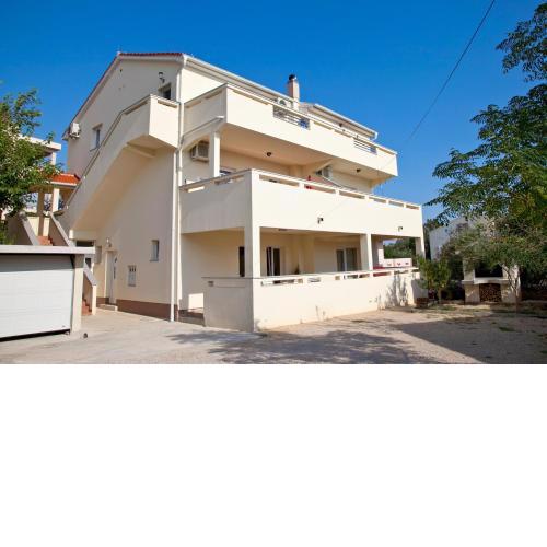 Apartments with a parking space Novalja, Pag - 9342
