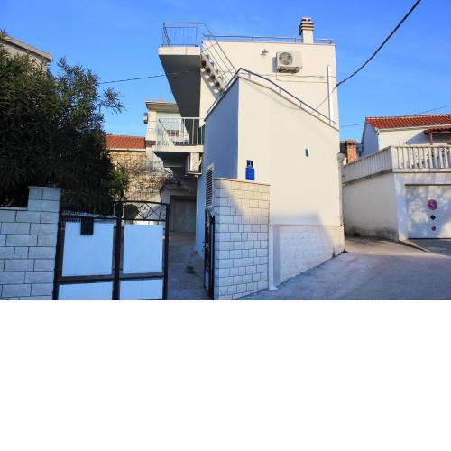 Apartments with a parking space Okrug Gornji, Ciovo - 9444