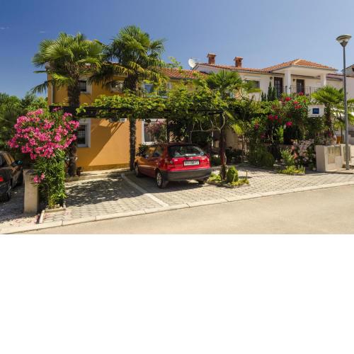 Apartments with a parking space Porec - 10404