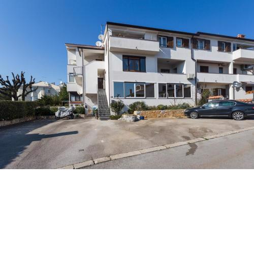 Apartments with a parking space Porec - 7012