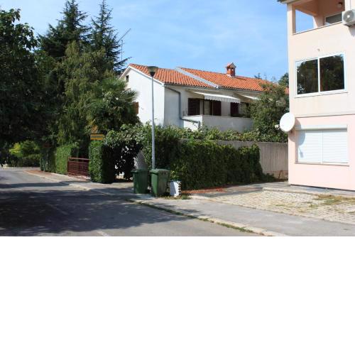 Apartments with a parking space Porec - 7023
