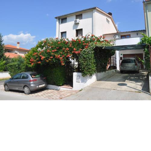 Apartments with a parking space Pula - 15582