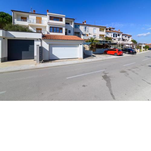 Apartments with a parking space Pula - 20625
