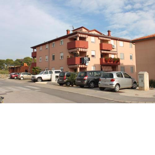 Apartments with a parking space Pula - 7340