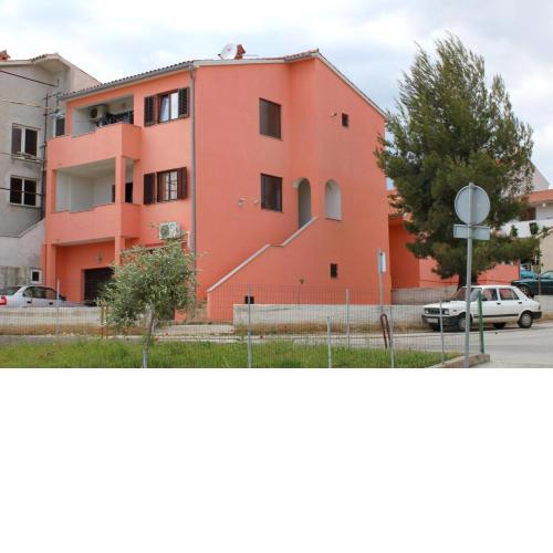 Apartments with a parking space Pula - 7664