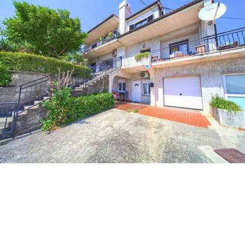 Apartments with a parking space Rijeka - 13976