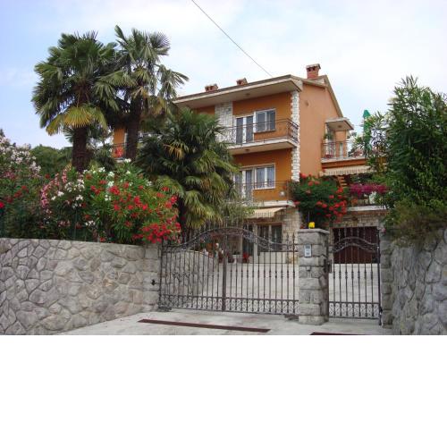 Apartments with a parking space Rijeka - 15854