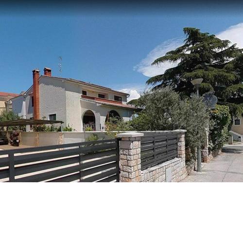 Apartments with a parking space Rovinj - 18206