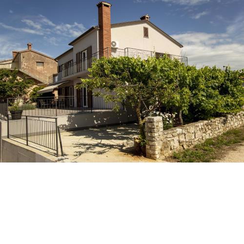 Apartments with a parking space Rovinj - 20535