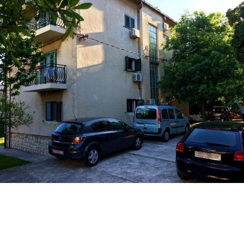 Apartments with a parking space Split - 11072