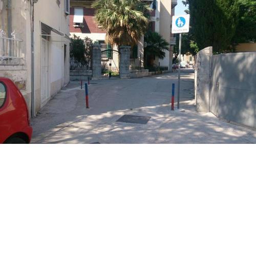 Apartments with a parking space Split - 11163