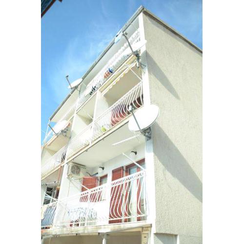 Apartments with a parking space Split - 13335