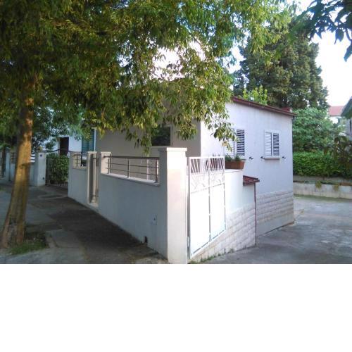 Apartments with a parking space Split - 16840