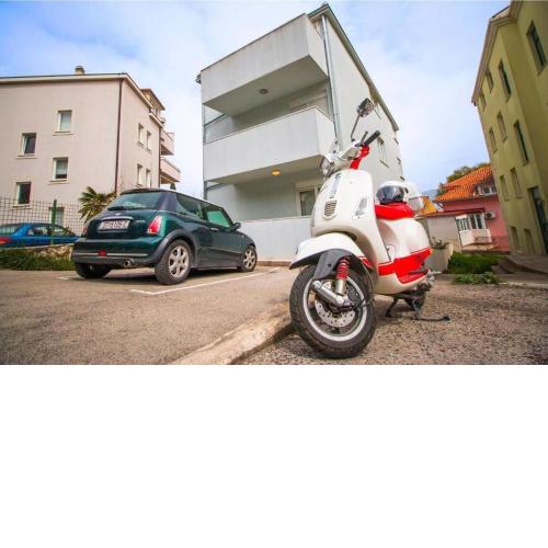 Apartments with a parking space Split - 17982