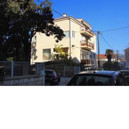 Apartments with a parking space Split - 7569