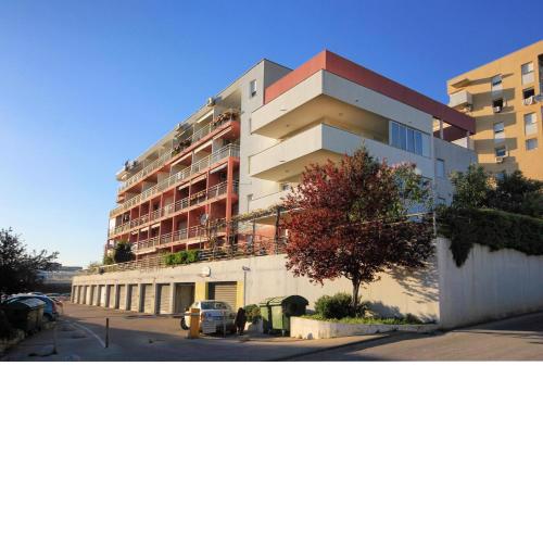 Apartments with a parking space Split - 8681