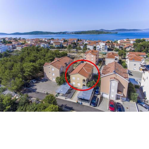 Apartments with a parking space Srima - Vodice, Vodice - 17660