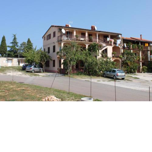 Apartments with a parking space Umag - 7073
