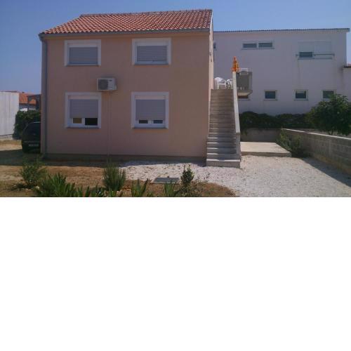 Apartments with a parking space Vir - 11551