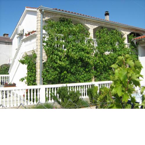 Apartments with a parking space Vodice - 11835