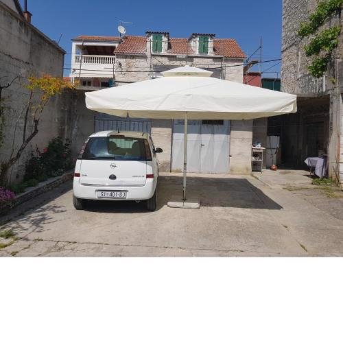 Apartments with a parking space Vodice - 16060