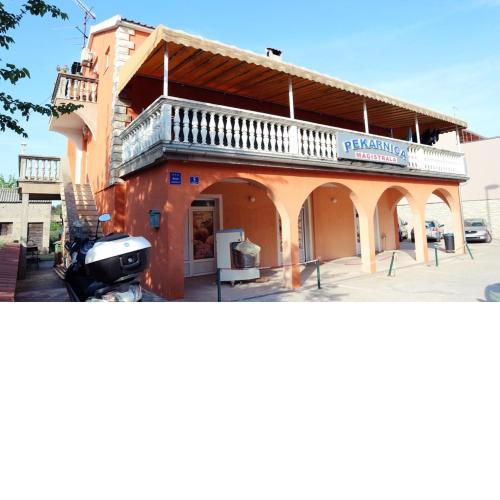 Apartments with a parking space Vodice - 17853