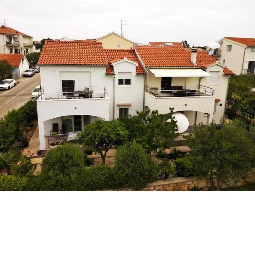 Apartments with a parking space Vodice - 19340
