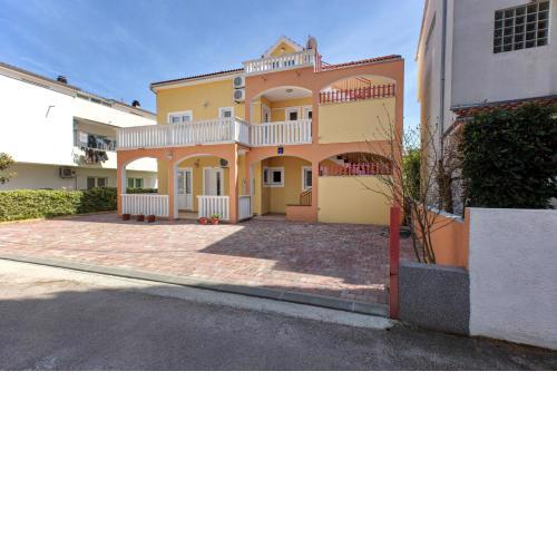 Apartments with a parking space Vodice - 19577