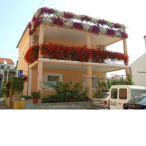 Apartments with a parking space Vodice - 6148