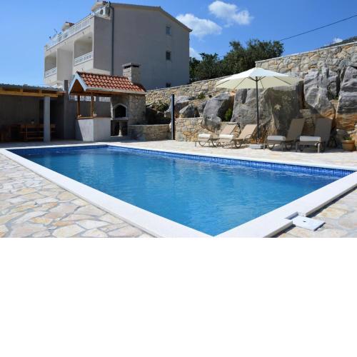 Apartments with a swimming pool Kastel Kambelovac, Kastela - 12073