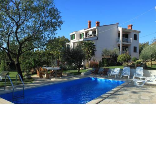 Apartments with a swimming pool Pula - 7356