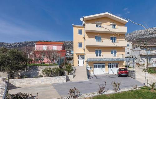 Apartments with WiFi Kastel Kambelovac, Kastela - 12217