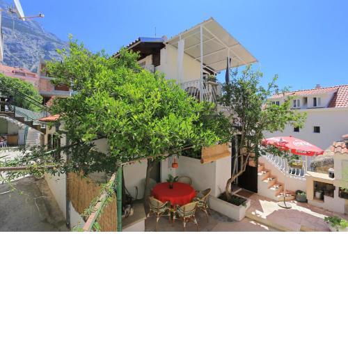 Apartments with WiFi Makarska - 19038