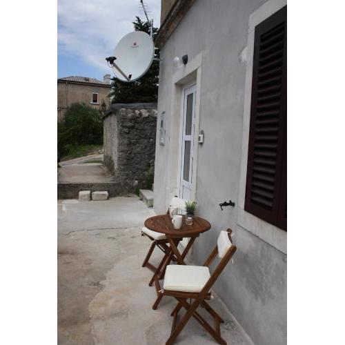 Apartments with WiFi Rijeka - 16026