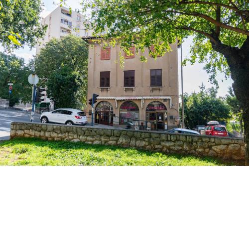 Apartments with WiFi Rijeka - 16455
