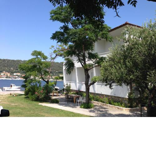 Apt Coastal home - 10 m from sea