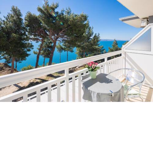 Aqua Vista Apartments