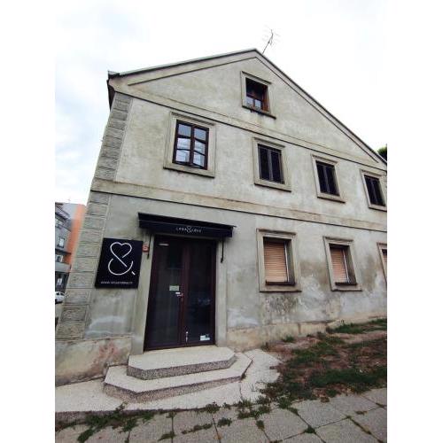 Astralis Factory Apartments -Madame
