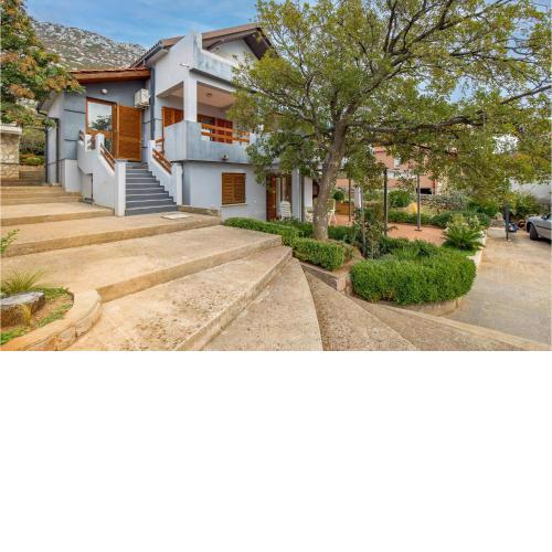 Awesome apartment in Cesarica with 2 Bedrooms and WiFi