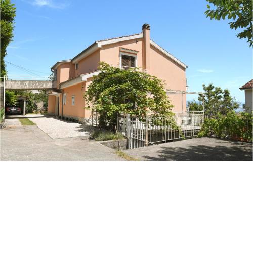 Awesome apartment in Lovran with 2 Bedrooms