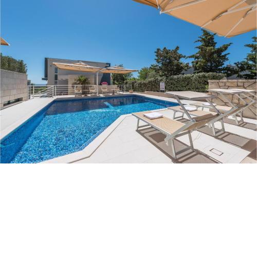 Awesome apartment in Novalja with 1 Bedrooms, WiFi and Outdoor swimming pool
