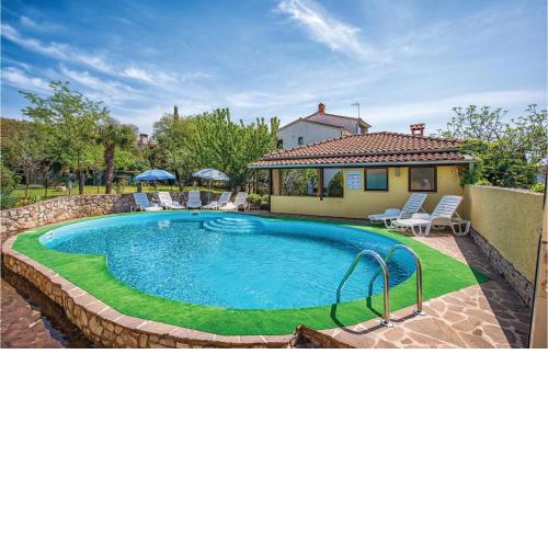 Awesome apartment in Porec with 1 Bedrooms, WiFi and Outdoor swimming pool