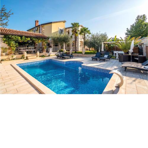 Awesome apartment in Porec with 2 Bedrooms, WiFi and Outdoor swimming pool