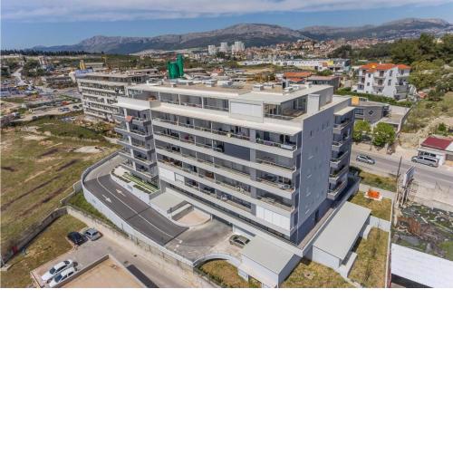 Awesome apartment in Split with WiFi and 2 Bedrooms