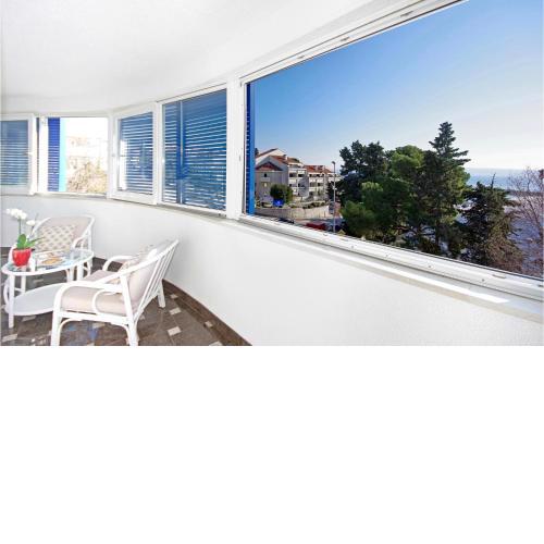 Awesome apartment in Split with WiFi and 3 Bedrooms