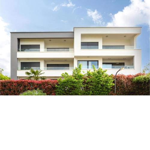 Awesome apartment in Vantacici with WiFi and 2 Bedrooms