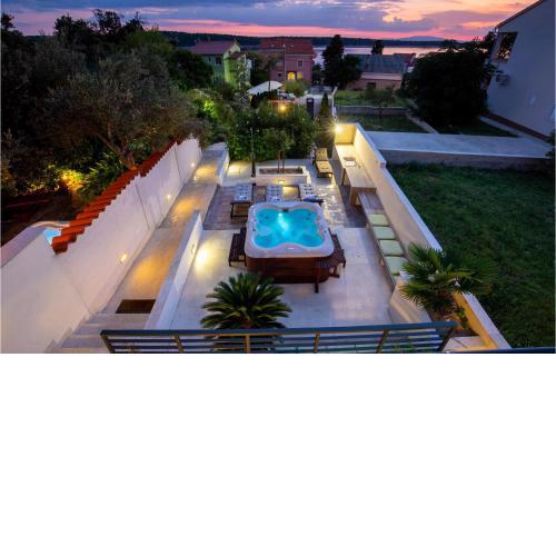 Awesome home in Barbat with 4 Bedrooms, Jacuzzi and WiFi