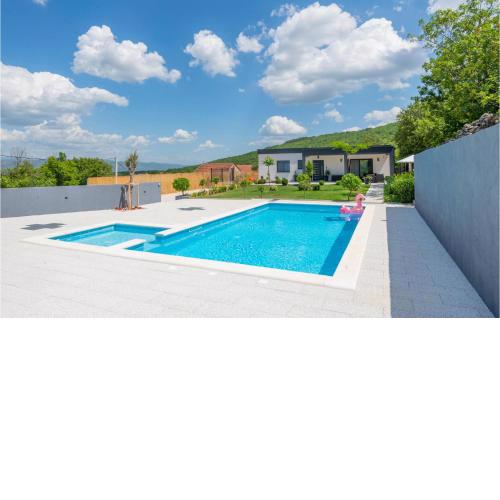 Awesome home in Drum with 3 Bedrooms