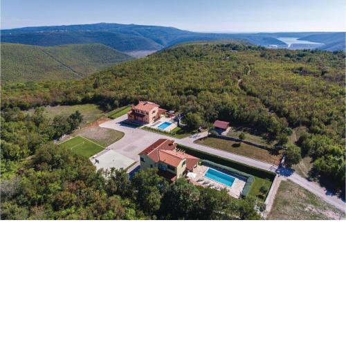 Awesome Home In Kunj With Sauna, Wifi And Outdoor Swimming Pool